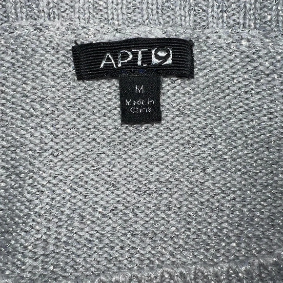 Apt9, M, long sleeve, crewneck, silver metallic sweater with ribbed hems. - Picture 7 of 10